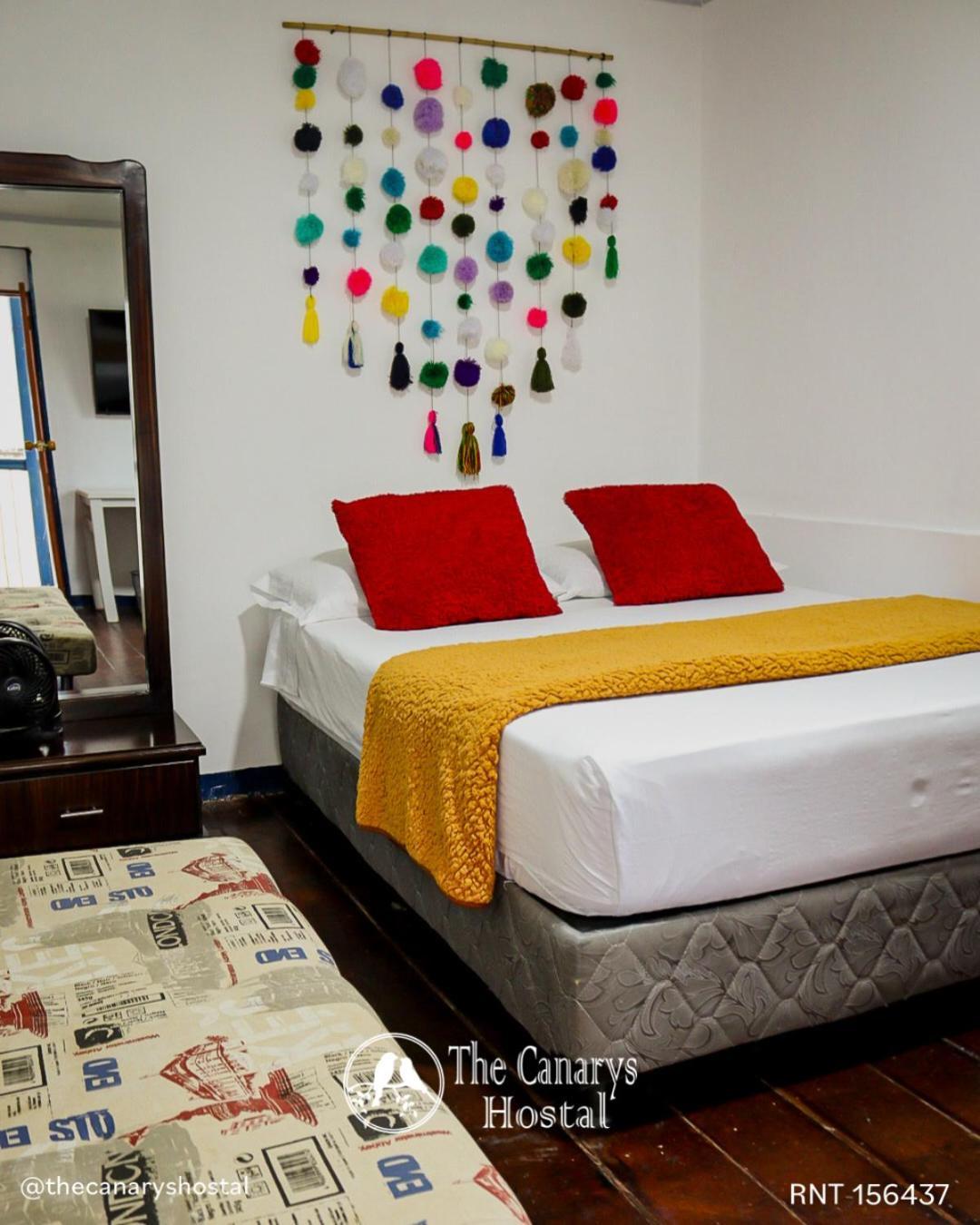 The Canarys Hostal Santa Rosa de Cabal Esterno foto
